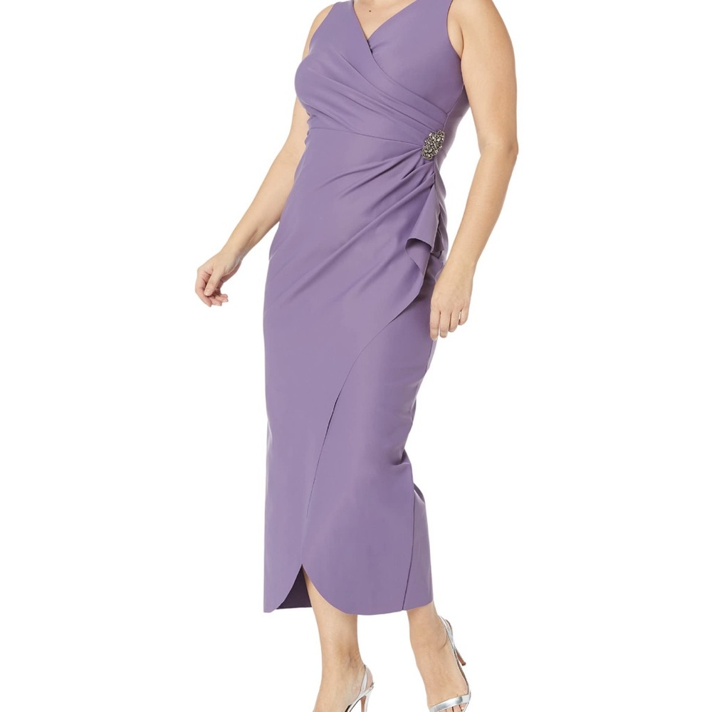 Alex Evenings Long Slimming Sleeveless Sheath Dress. Size 14. Icy Orchid